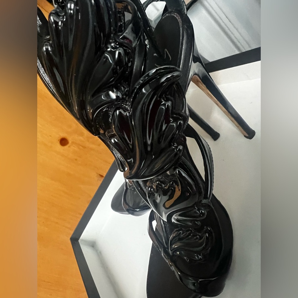 Giuseppe iconic heel